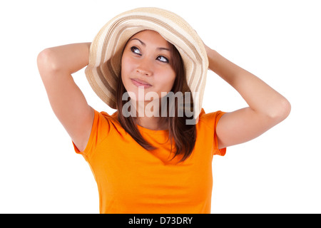 Portrait d'une jeune belle femme asiatique dans les vêtements d'été isolé sur fond blanc - les gens d'Asie Banque D'Images