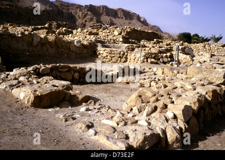 Site archéologique de Qumrân à la rive nord-ouest de la Mer Morte, près de la colonie israélienne de kibboutz et Kalya dans le désert de Judée ou de Judée Israël Banque D'Images