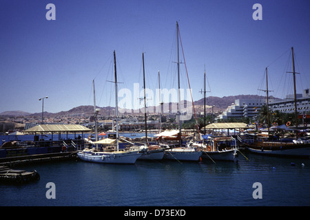 Yachts amarrés dans le port de plaisance d'Eilat dans le sud d'Israël Banque D'Images