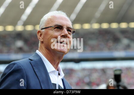 Le président d'honneur de Munich Franz Beckenbauer est perçu au cours de la Bundesliga match de foot entre FC Bayern Munich et SC Freiburg à l'Allianz Arena de Munich, Allemagne, 27 avril 2013. Munich a gagné 1-0. Photo : Tobias HASE Banque D'Images