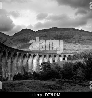 Glenfinnan viaduc, l'Écosse, les mène la révolte Jacobite de Fort William à Mallaig Banque D'Images