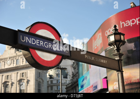 Londres, Royaume-Uni, signer la station de métro sur la Piccadilly Circus Banque D'Images