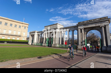 The Grand Entrance to Hyde Park (alias Hyde Park Screen ou Queen Elizabeth Gate), Londres, Angleterre, Royaume-Uni. Banque D'Images