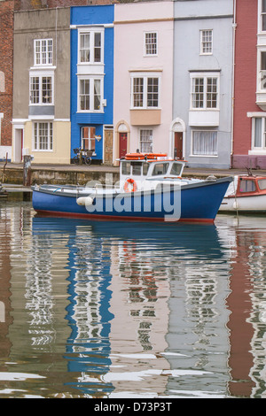Reflets dans le port de Weymouth, Dorset, England, UK Banque D'Images