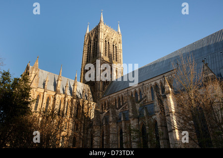 La Cathédrale de Lincoln, baigné de lumière avril en fin de soirée. Banque D'Images