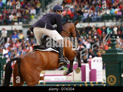 28 avril 2013 - Lexington, Kentucky, États-Unis - William Fox-Pitt et # 3 Seacookie TSF à partir de la Grande-Bretagne à la Rolex événement de trois jours. Le 28 avril 2013. (Crédit Image : Crédit : Candice Chavez/Eclipse/ZUMAPRESS.com/Alamy Live News) Banque D'Images