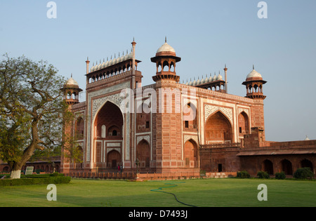 La grande porte, porte d'entrée,Taj Mahal, Agra, Uttar Pradesh, Inde Banque D'Images