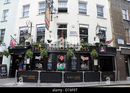 Le Kings Arms pub Sheperd Market à Mayfair Londres W1 UK Banque D'Images