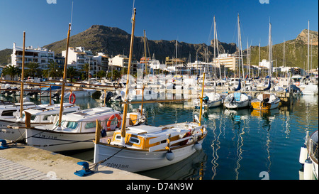 À la baie de Puerto de Pollensa, Mallorca, Espagne Banque D'Images