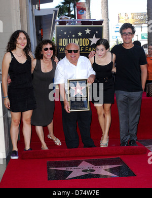 Rhea Perlman, Danny DeVito et leurs enfants Lucy Chet DeVito, Grace et Daniel Jacob Ventilateur DeVito DeVito Danny DeVito est Banque D'Images