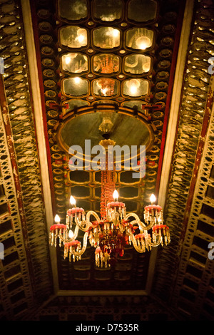 Chandelier dans un fort, le Fort Meherangarh, Jodhpur, Rajasthan, India Banque D'Images