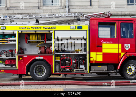 Vue côté moteur d'incendie sur les lieux de l'incendie de la Bibliothèque nationale du Pays de Galles le 26 avril 2013 Banque D'Images