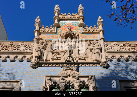 Barcelone, Catalogne, Espagne. Casa de lactancia. Le centre de secours (Eusebi Arnau) façade sur Banque D'Images