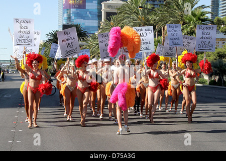 Jubilé ! Showgirls jusqu'mars Las Vegas Strip en signe de solidarité avec les consommateurs américains pour protester contre les droits de l'hôtel resort Las Banque D'Images