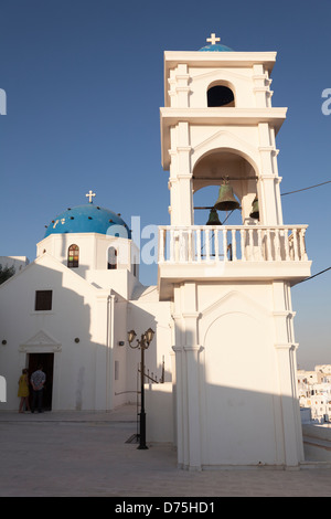 [L'Église] Anastasi et 'Bell Tower', Imerovigli, Santorini, Grèce Banque D'Images