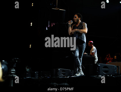 Musicien américain Lenny Kravitz effectue au cours d'un événement en direct dans l'île des Baléares espagnoles d'Ibiza. Banque D'Images