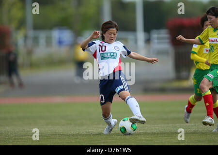 Aya Miyama (Belle), le 27 avril 2013 - Football : Football /Plenus Nadeshiko League 2013 JEF United Ichihara Chiba entre Mesdames 1-1 Okayama Yunogo Belle à Togane Arena Stadium, Chiba, Japon. (Photo de YUTAKA/AFLO SPORT) Banque D'Images