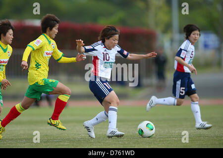 Aya Miyama (Belle), le 27 avril 2013 - Football : Football /Plenus Nadeshiko League 2013 JEF United Ichihara Chiba entre Mesdames 1-1 Okayama Yunogo Belle à Togane Arena Stadium, Chiba, Japon. (Photo de YUTAKA/AFLO SPORT) Banque D'Images