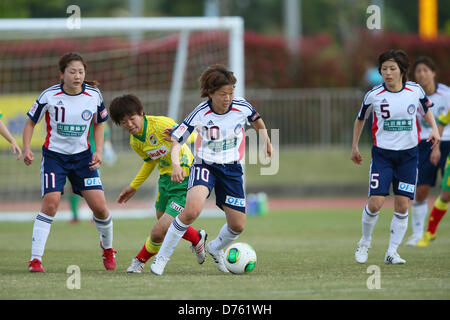 Aya Miyama (Belle), le 27 avril 2013 - Football : Football /Plenus Nadeshiko League 2013 JEF United Ichihara Chiba entre Mesdames 1-1 Okayama Yunogo Belle à Togane Arena Stadium, Chiba, Japon. (Photo de YUTAKA/AFLO SPORT) Banque D'Images