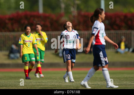 Aya Miyama (Belle), le 27 avril 2013 - Football : Football /Plenus Nadeshiko League 2013 JEF United Ichihara Chiba entre Mesdames 1-1 Okayama Yunogo Belle à Togane Arena Stadium, Chiba, Japon. (Photo de YUTAKA/AFLO SPORT) Banque D'Images