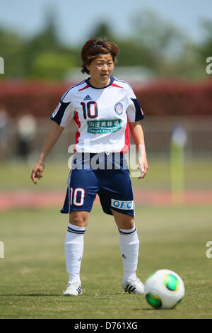 Aya Miyama (Belle), le 27 avril 2013 - Football : Football /Plenus Nadeshiko League 2013 JEF United Ichihara Chiba entre Mesdames 1-1 Okayama Yunogo Belle à Togane Arena Stadium, Chiba, Japon. (Photo de YUTAKA/AFLO SPORT) Banque D'Images