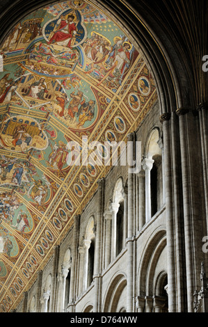 Cathédrale d'Ely, Cambridgeshire, Angleterre. Nef peinte au plafond, une restauration de l'époque victorienne, l'ascendance de Jésus montre d'Adam et Eve Banque D'Images