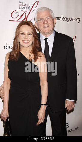 Marlo Thomas Phil Donahue et le Drama League 2012 Gala, tenue à l'Hôtel Pierre - Arrivées. La ville de New York, USA - 06.02.12 Banque D'Images