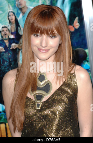 Bella Thorne le Los Angeles première de "Voyage 2 : l'île mystérieuse' tenue à l'Grauman's Chinese Theatre - Arrivées Banque D'Images