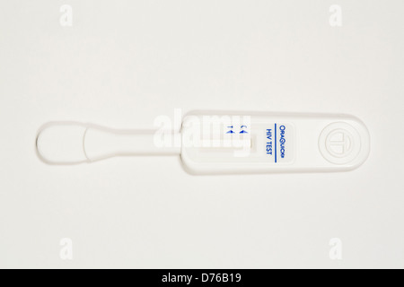 L'Oraquick VIH à domicile trousse d'analyse. Banque D'Images