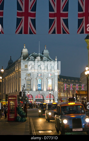 √ übritannien Londres, Grand, Piccadilly Circus, vu de la rue Coventry Banque D'Images