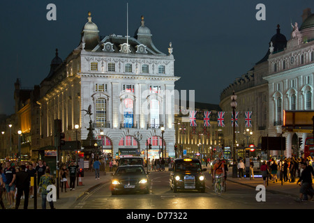 √ übritannien Londres, Grand, Piccadilly Circus, vu de la rue Coventry Banque D'Images