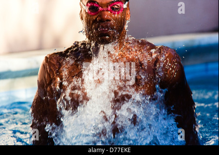 Début de course olympique, homme, nageurs, dans le stade. Atlanta 1996. Banque D'Images