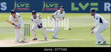 Chelmsford, Essex, Royaume-Uni. 30 avril 2013. Graham Napier en action au bâton d'Essex au cours de la LV County Championship Essex LA CCC vs Hampshire CCC de l'Essex County Ground. Credit : Action Plus Sport Images/Alamy Live News Banque D'Images