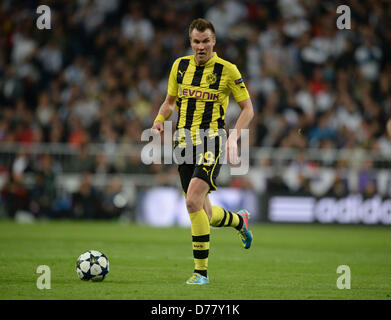 Santiago Bernabeu, Espagne, 30 avril 2013.Dortmund's Kevin Grosskreutz contrôle le ballon au cours de la demi-finale de la Ligue des Champions de football match match retour entre Borussia Dortmund et le Real Madrid au Santiago Bernabeu, Espagne, 30 avril 2013. Photo : Bernd Thissen/dpa/Alamy Live News Banque D'Images