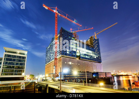 L'Elbphilharmonie situé en construction dans la ville portuaire de Hambourg, Allemagne, Europe Banque D'Images