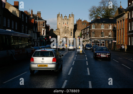 Locaux de New York est une ville fortifiée, située au confluent des rivières Ouse et Foss dans le North Yorkshire, en Angleterre. Banque D'Images