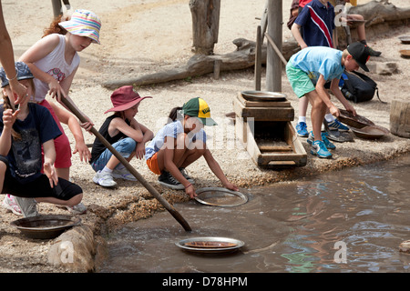 Les enfants de l'or à Sovereign Hill's ancien site d'extraction de l'or à Ballarat, Australie Banque D'Images