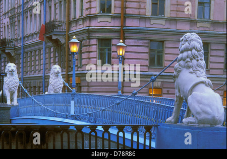 Lion's Bridge, Saint-Pétersbourg, Russie Banque D'Images