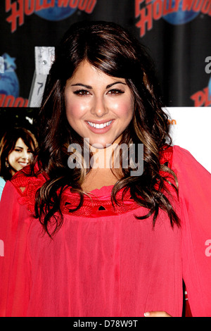 Daniella Monet apparaît au Planet Hollywood pour promouvoir le nouveau live-action Nickelodeon TV film 'un assez étrange film : Grandir, Banque D'Images