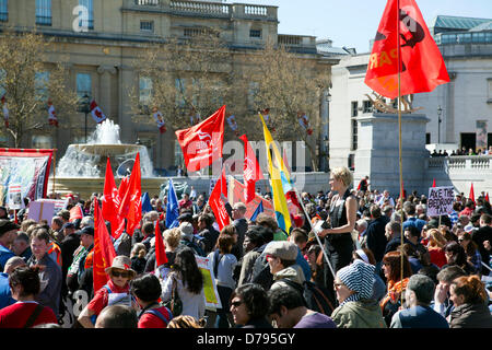 01 mai 2013 - 14.47pm - Mai manifestation a lieu à Trafalgar Square, Londres - Angleterre - Royaume-Uni Banque D'Images