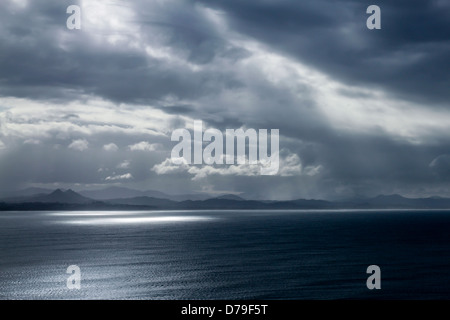 Byron Bay en Australie n'est pas toujours un endroit chaud ensoleillé. De temps en temps et surtout en hiver, il peut devenir un clou et gris Banque D'Images