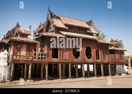 Monastère Shwe Yan Pyay, également connu sous le nom de Monastère Shwe Yaunghwe, Nyaung Shwe, l'État de Shan, Myanmar (Birmanie), Banque D'Images