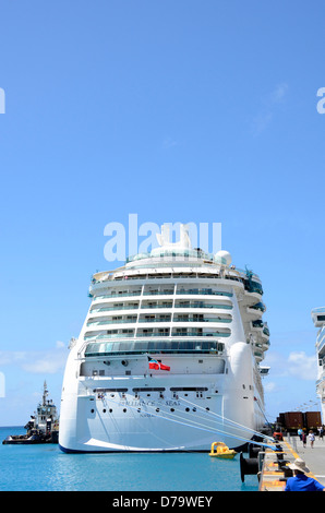 Brillance of the Seas, Royal Caribbean, bateau de croisière à Philipsburg, Saint-Martin, Antilles néerlandaises Banque D'Images