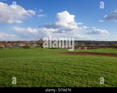 Centre-ville de Redditch, Worcestershire à partir de terres agricoles Banque D'Images