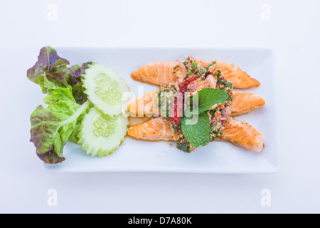 Saumon épicé est l'alimentation en Thaïlande Banque D'Images