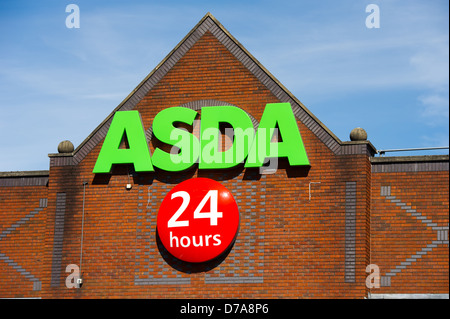 Magasin Asda à Manchester(Ashton-u-Lyne nder), Royaume-Uni Banque D'Images