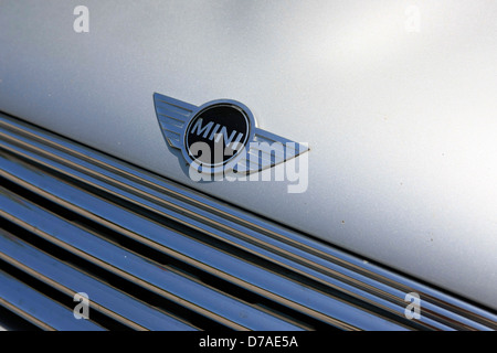 L'enjoliveur de capot/icône moderne d'une BMW MINI Cooper Banque D'Images