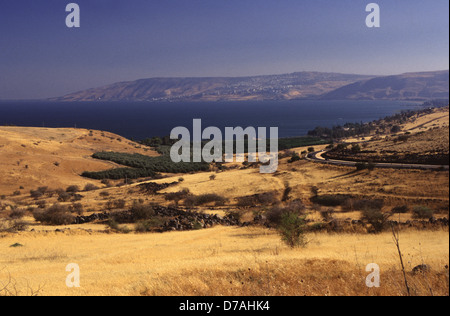 Vue panoramique sur la rive ouest de la mer de Galilée, de Tibériade, également ou le lac de Tibériade, un vaste lac d'eau douce dans le nord d'Israël Banque D'Images