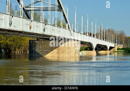 L'inondation sur la rivière Tisza à Szeged Hongrie FEC Inner City Bridge Banque D'Images