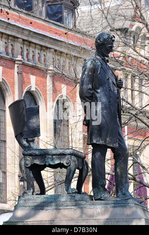 Londres, Angleterre, Royaume-Uni. Statue d'Abraham Lincoln (1920) à la place du Parlement Banque D'Images